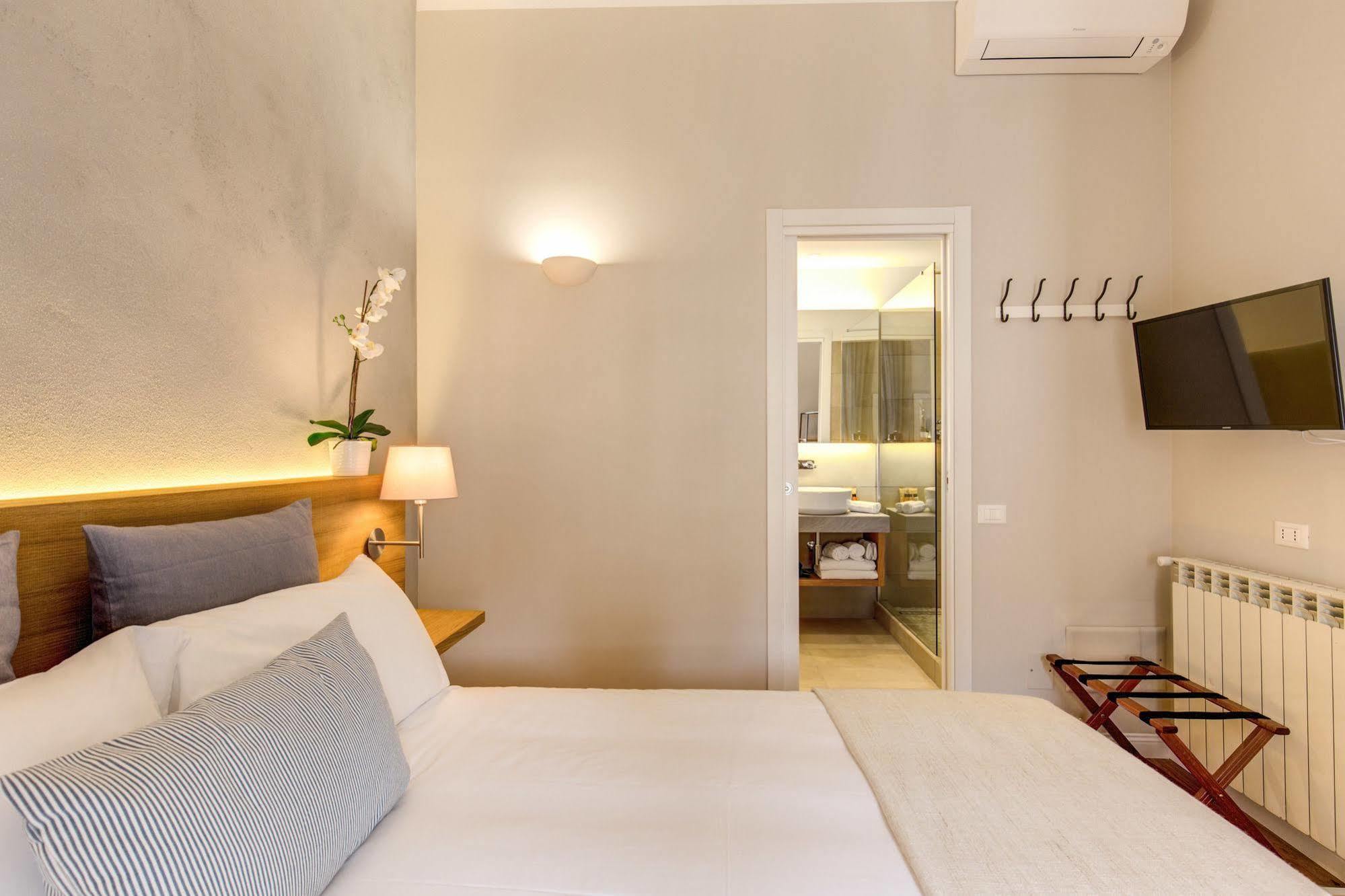 The Spanish Suite Campo De' Fiori Рим Экстерьер фото
